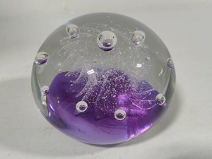 Dynasty Gallery Heirloom Collection Glass Art Paperweight