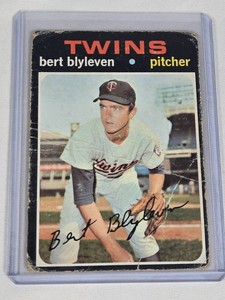 Bert Blyleven Rookie 1971 Topps Auto #26 - Minnesota Twins Vintage Baseball Card
