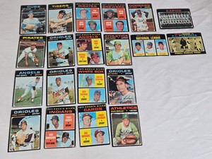 Lot of 20 Vintage Baseball Cards Featuring 1971 Topps Set Including Bill Hands and Russ Nagelson