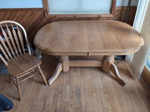 Bennington Oak Dining Table Set with 8 Chairs & 2 Swivel Chairs