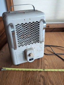 Vintage Rival Titan Portable Electric Utility Heater Model T7701
