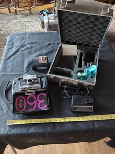 Polaroid Land Camera 360 Electronic Flash Outfit w Case Charger