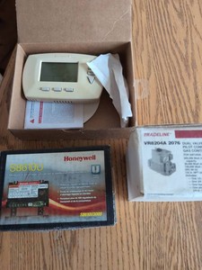 Honeywell HVAC Controls Lot Thermostat S8610U3009 VR8204A 2076