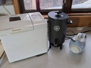 Toastmaster Bread Maker, BlackDecker Dustbuster & Coffee Urn