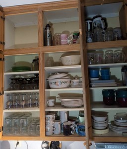 Assorted Kitchenware Lot Glassware Mugs, Dishes, Bowls, & Serving Pieces