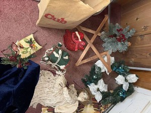 Lot of Assorted Christmas Holiday Decor Wreath Ornaments House