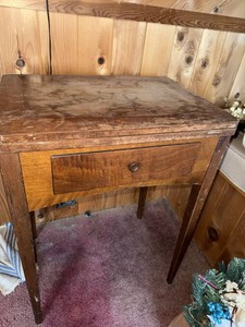Necchi BU Serie Nova Sewing Machine In Wood Cabinet With Accessories