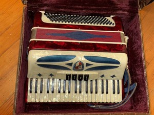 Vintage Red Pearl Student Piano Accordion With Case Blue White