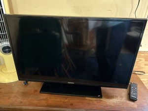 Samsung UN32EH4003F 32in LED HDTV With Remote Tabletop Stand