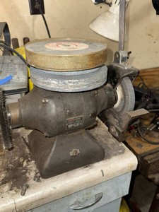 Black & Decker Heavy Duty 6in Bench Grinder With Extra Grinding Wheels