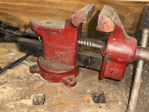 Eclipse V7 Bench Vise Swivel Base Cast Iron Red Approx. 10in