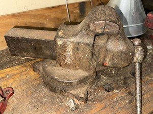 Vintage Cast Iron Bench Vise Swivel Base Shop Utility Tool