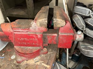 Vintage Cleveland O. USA Swivel Base Bench Vise Approx. 11in