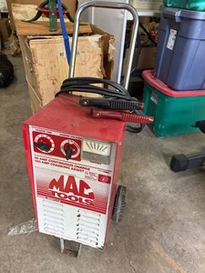 Mac Tools BCH7111A 612 Volt Fast Charger 50A 180A Cranking Assist