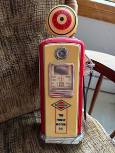 Plastic Vintage replica Gas Pump AM FM Radio Alarm Clock Light Novelty Red Cream