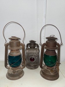 Vintage Dietz Blizzard Lanterns & Red Lens Signal Lantern Lot