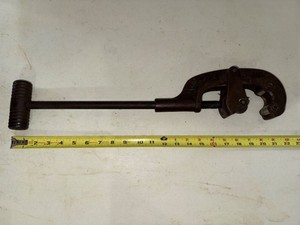 Vintage Heavy Duty Manual Pipe Tubing Cutter Long Handle Tool