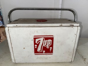 Vintage 7Up Metal Cooler Ice Chest by Cronstroms Waseca Minn