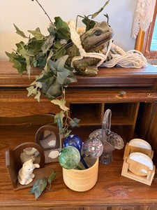 Mixed Decorative Home Accent Lot Frog Glass Globes Basket Cat Decor