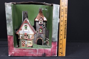 Holiday Time Village Collectibles Pauls Pub Lighted Porcelain Building