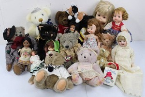 Vintage-Style Dolls, Teddy Bears & Plush Animals