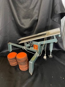 Hoppes 9 Clay Target Thrower With Clay Targets